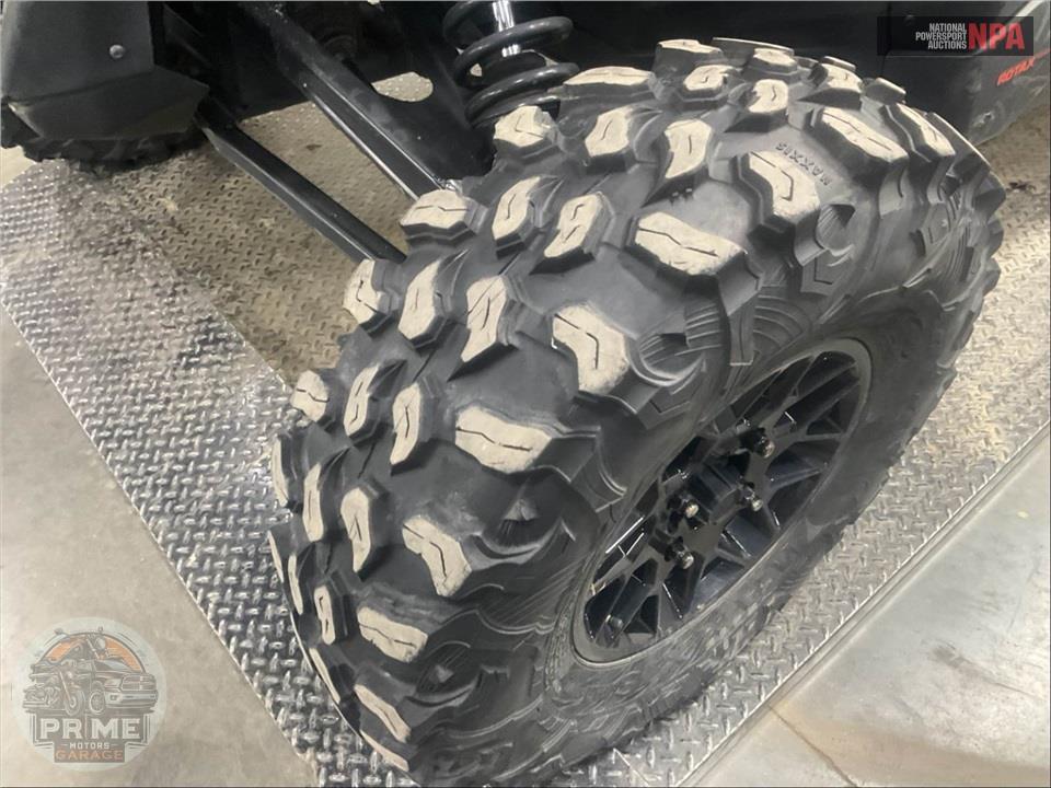 2022 Can-Am MAVERICK X3 MAX RS TURBO RR (DESERT TAN & CARBON BLACK) — фото 8