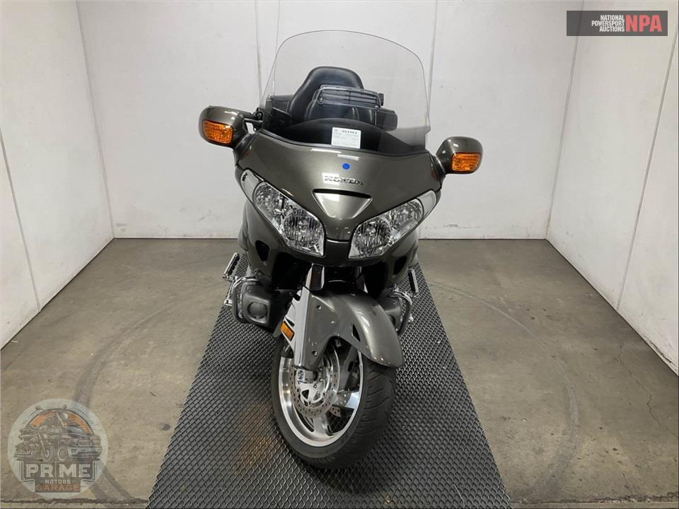 2010 Honda GL1800HPMA GOLDWING — фото 2