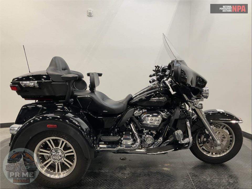 2019 Harley-Davidson FLHTCUTG TRI GLIDE ULTRA — фото 1
