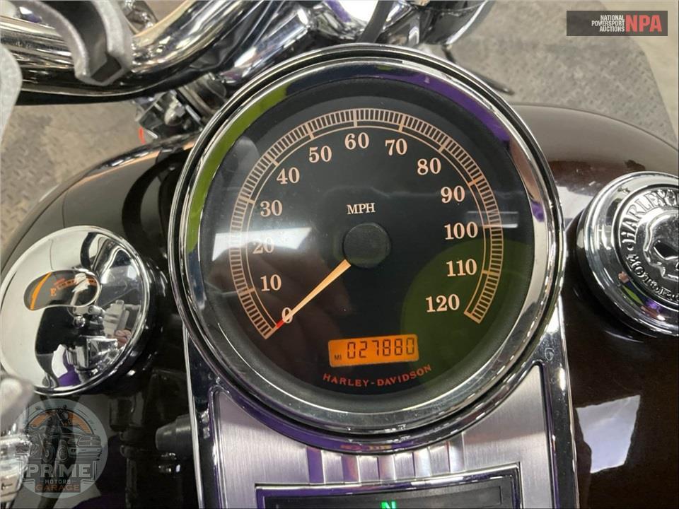 2011 Harley-Davidson FLHRC ROAD KING CLSC — фото 5