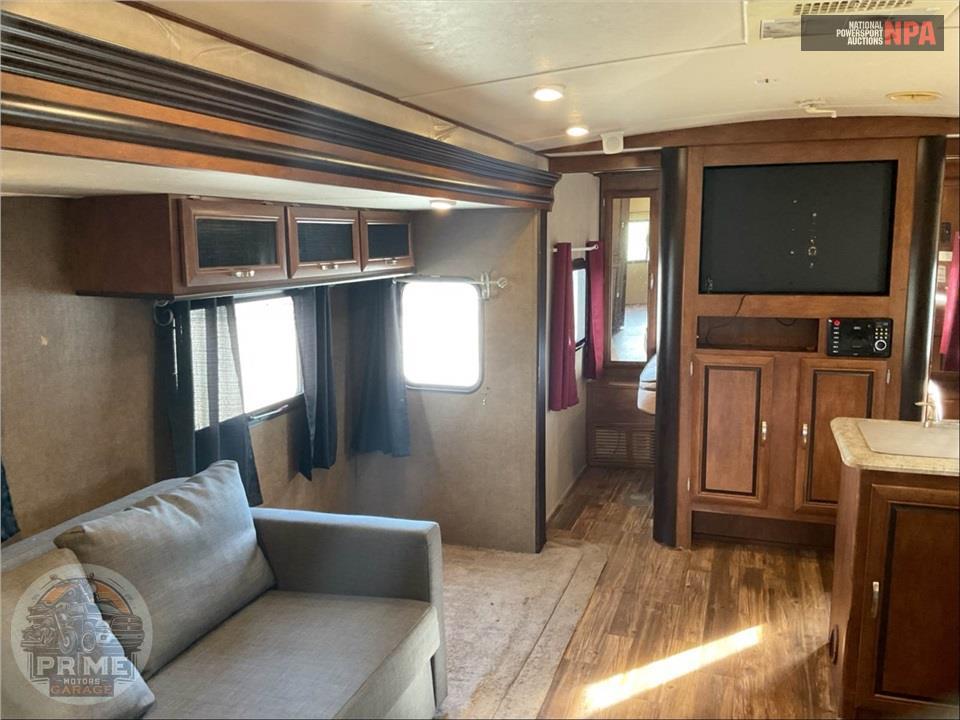2017 Vibe By Forest River M-322QBS Extreme Lite Series — фото 9