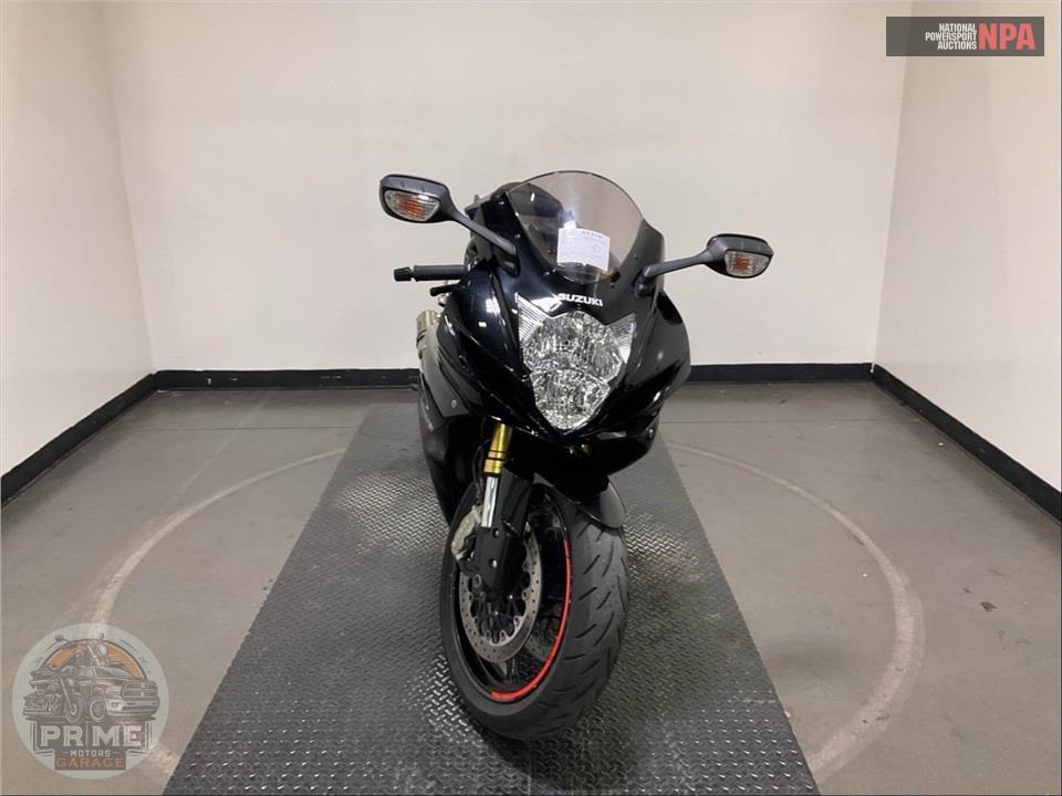 2021 Suzuki GSX-R750M1 — фото 2