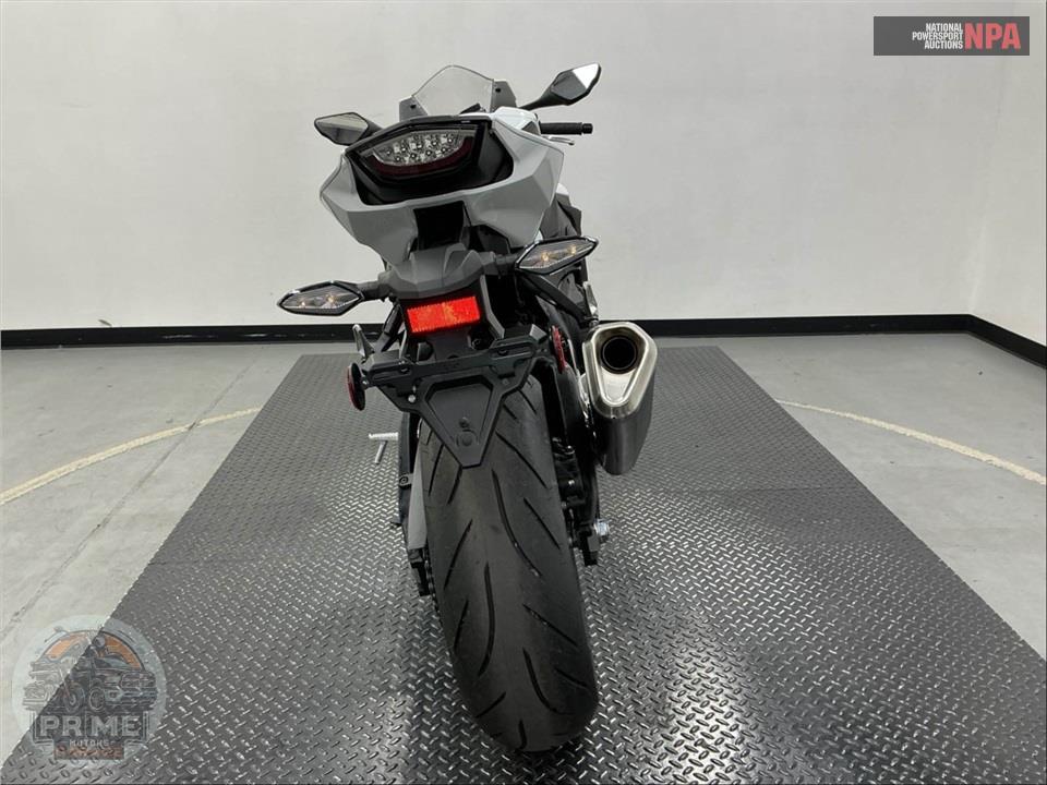 2025 Honda CBR1000RR — фото 4