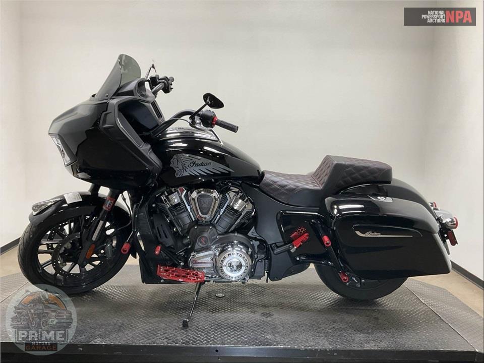 2023 Indian Motorcycle CHALLENGER (BLACK) — фото 3