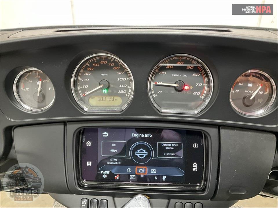 2021 Harley-Davidson FLHTCUTG TRI GLIDE ULTRA CLASSIC — фото 5