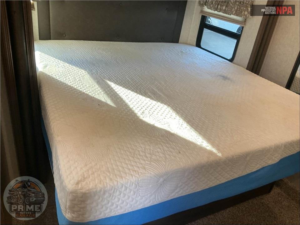 2019 Keystone Rv M-33 SAB - COUGAR SERIES — фото 12