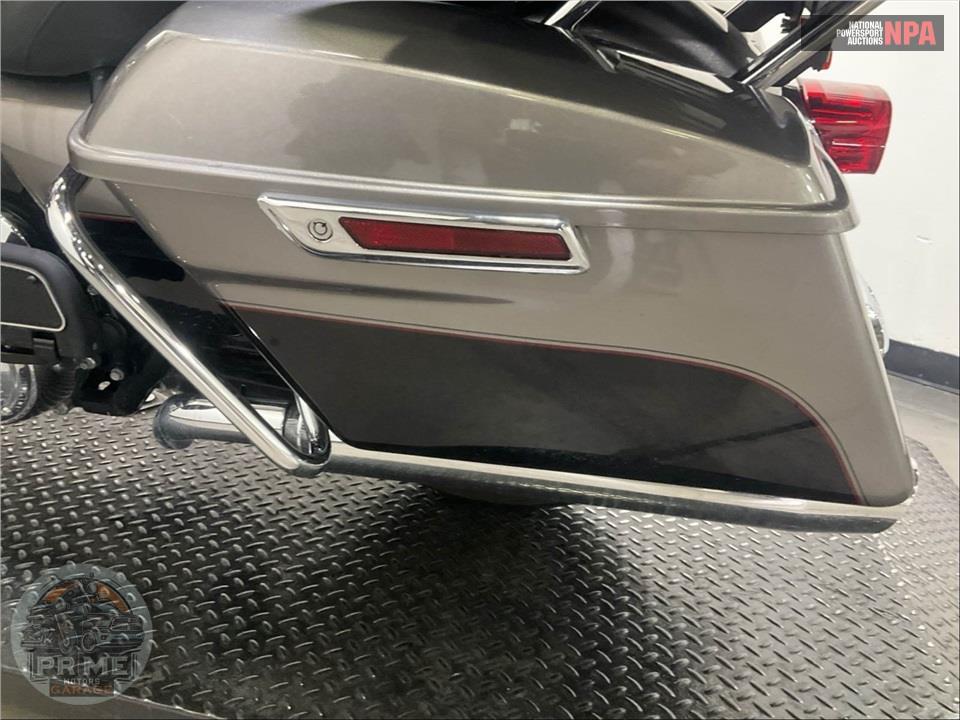 2017 Harley-Davidson FLTRU ROAD GLIDE ULTRA — фото 20