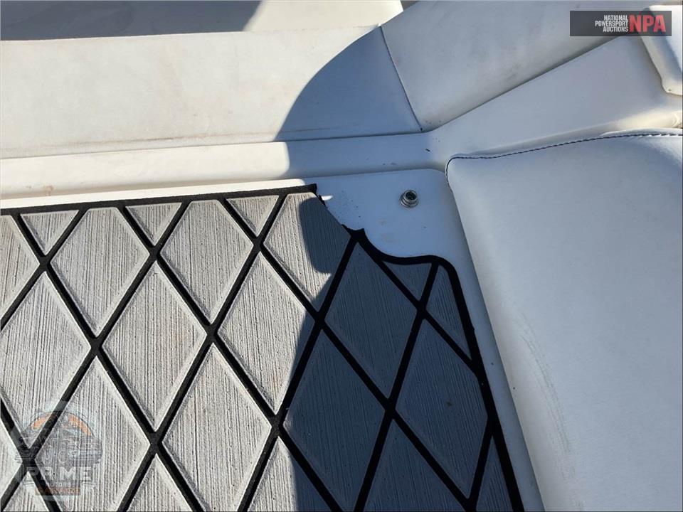 2017 Sea Ray Boats SLX-W 230 SLX SERIES L=23/E=1 370HP MERC IB — фото 42