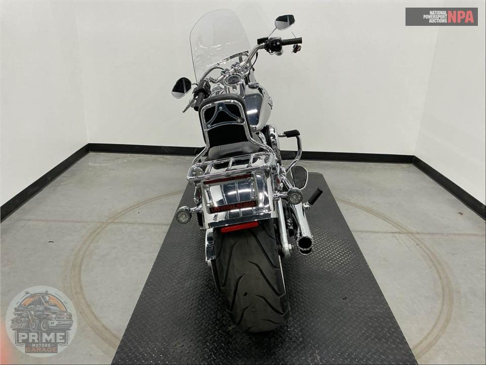 2025 Harley-Davidson FLSTFI SOFTAIL FAT BOY GRAY GHOST — фото 4