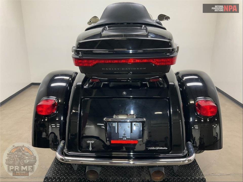 2021 Harley-Davidson FLHTCUTG TRI GLIDE ULTRA CLASSIC — фото 4