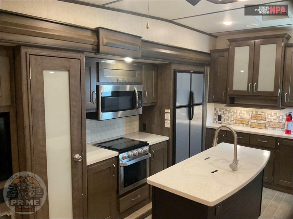 2019 Keystone Rv M-330 RL - MONTANA HIGH COUNTRY FIFTH WHEEL SERIES — фото 9