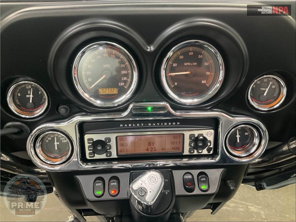 2011 Harley-Davidson FLHTCUTG TRIGLIDE UL CLSC — фото 5