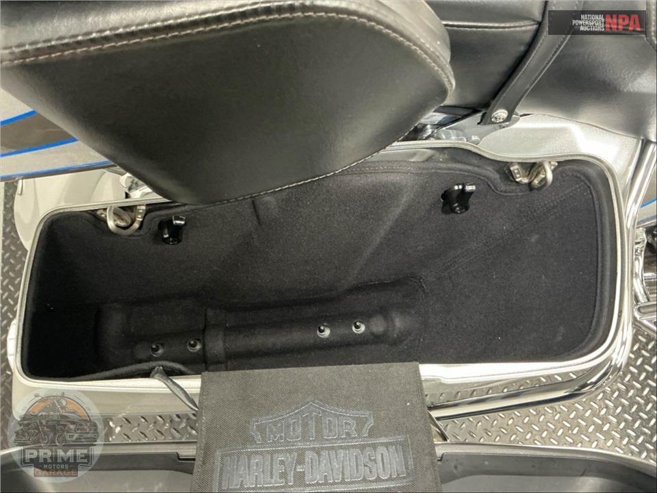 2016 Harley-Davidson FLTRUSE CVO ROAD GLIDE ULTRA — фото 27