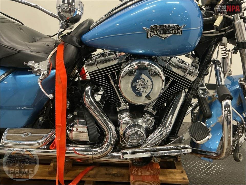 2011 Harley-Davidson FLHRC ROAD KING CLSC — фото 6