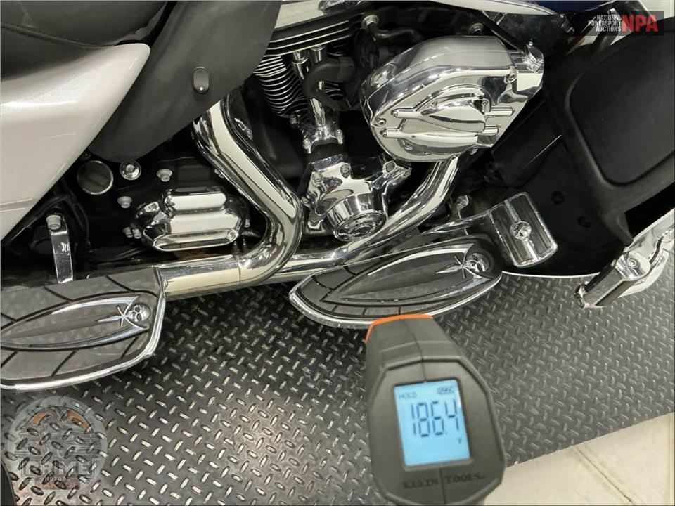 2015 Harley-Davidson FLHTCUTG TRIGLIDE ULTRA CLASSIC — фото 7