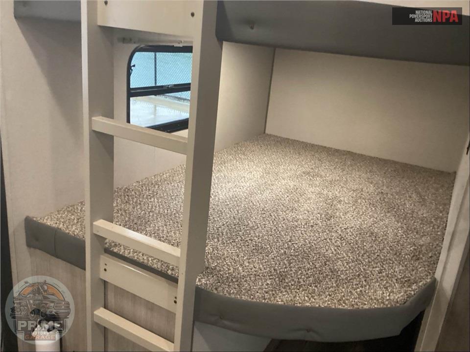 2024 Coachmen By Forest River M-261 BHS - CATALINA SUMMIT SERIES — фото 17