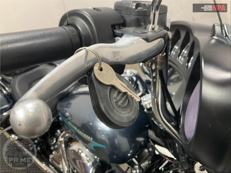 2015 Harley-Davidson FLHTCUL ULTRA CLASSIC LOW — фото 12