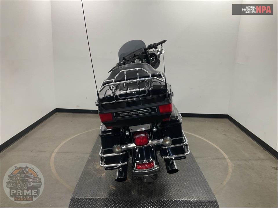 2010 Harley-Davidson FLHTCU ULTRA CLASSIC ELECTRA GLIDE — фото 4