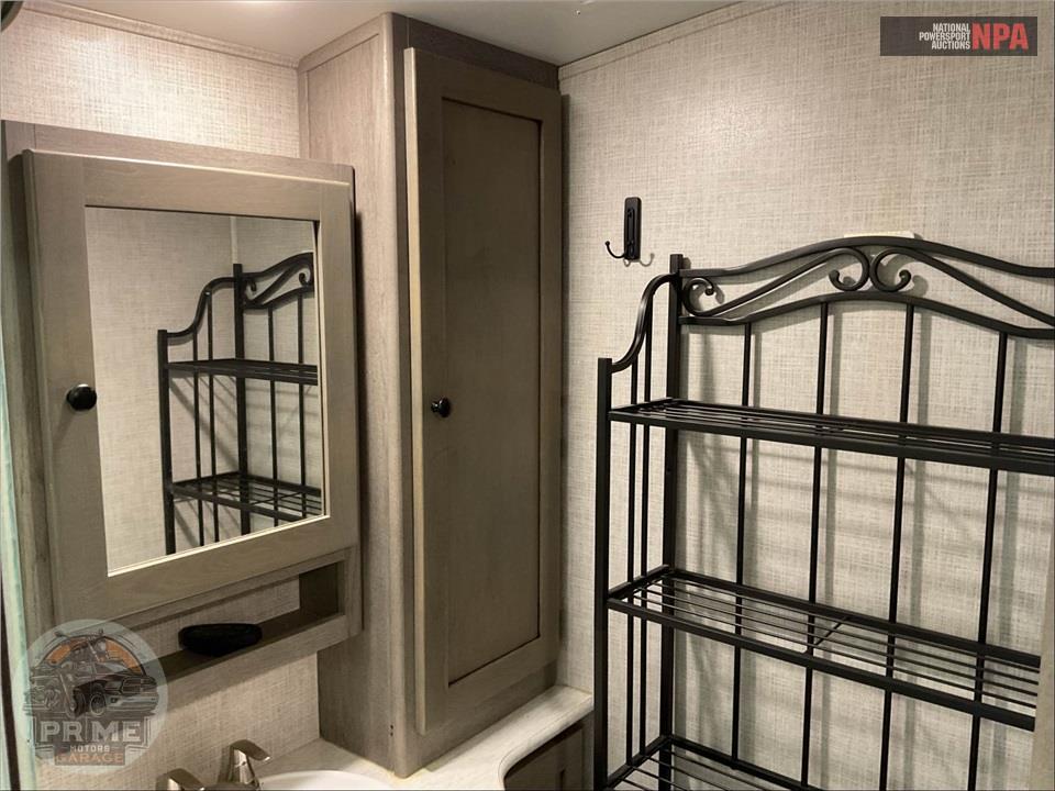 2019 Keystone Rv M-324 CG OUTBACK TOYHAULER SERIES — фото 17