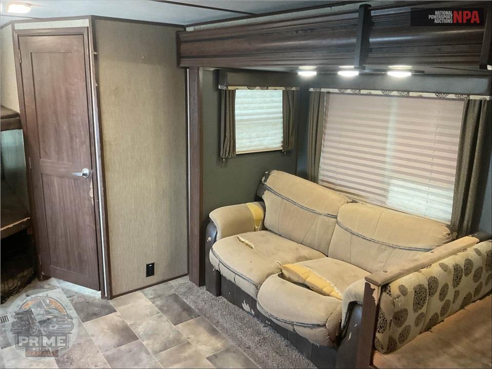 2017 Keystone Rv M-29 BH - SPRINTER CAMPFIRE EDITION SERIES — фото 9