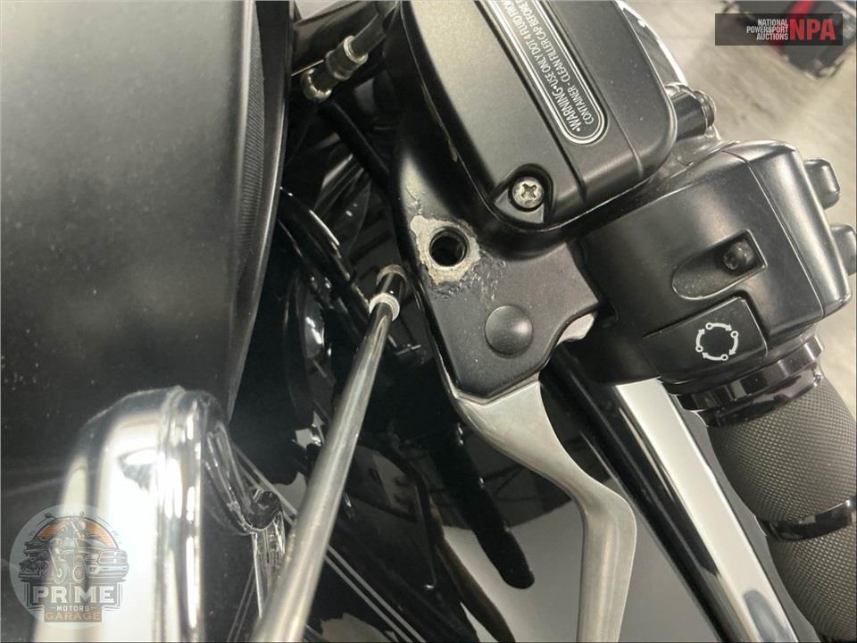 2015 Harley-Davidson FLHTCU ULTRA CLASSIC ELECTRA GLIDE — фото 21