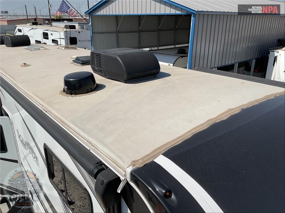 2022 Grand Design Recreational Vehicles M-3740BH - SOLITUDE S-CLASS FIFTH WHEEL SERIES — фото 24