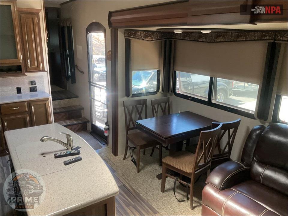 2017 Keystone Rv M-352 RL - MONTANA HIGH COUNTRY FIFTH WHEEL SERIES — фото 8