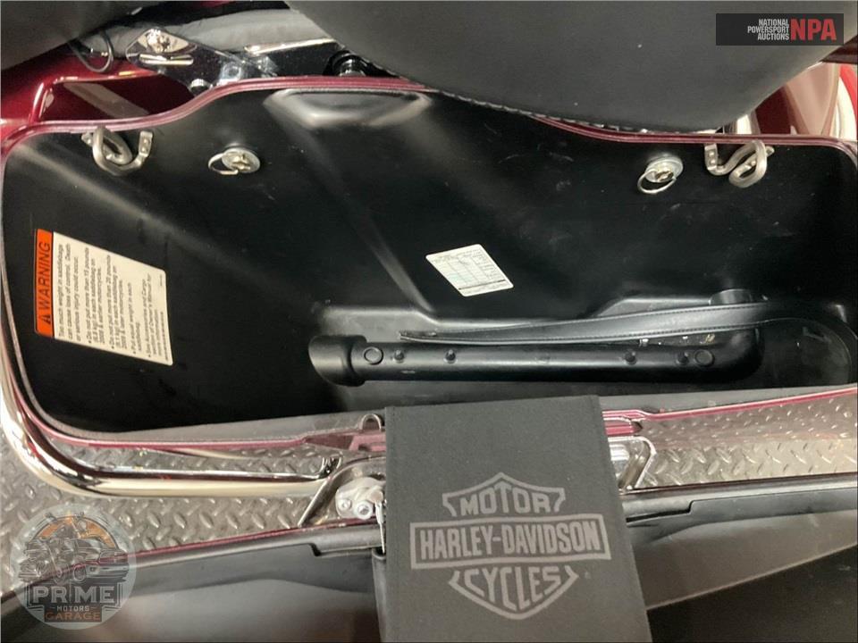 2016 Harley-Davidson FLHTCUL ULTRA CLASSIC LOW — фото 18