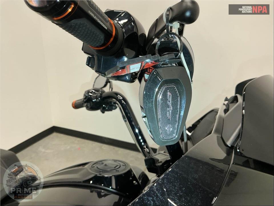 2025 Harley-Davidson FLTRXSE CVO ROAD GLIDE — фото 10