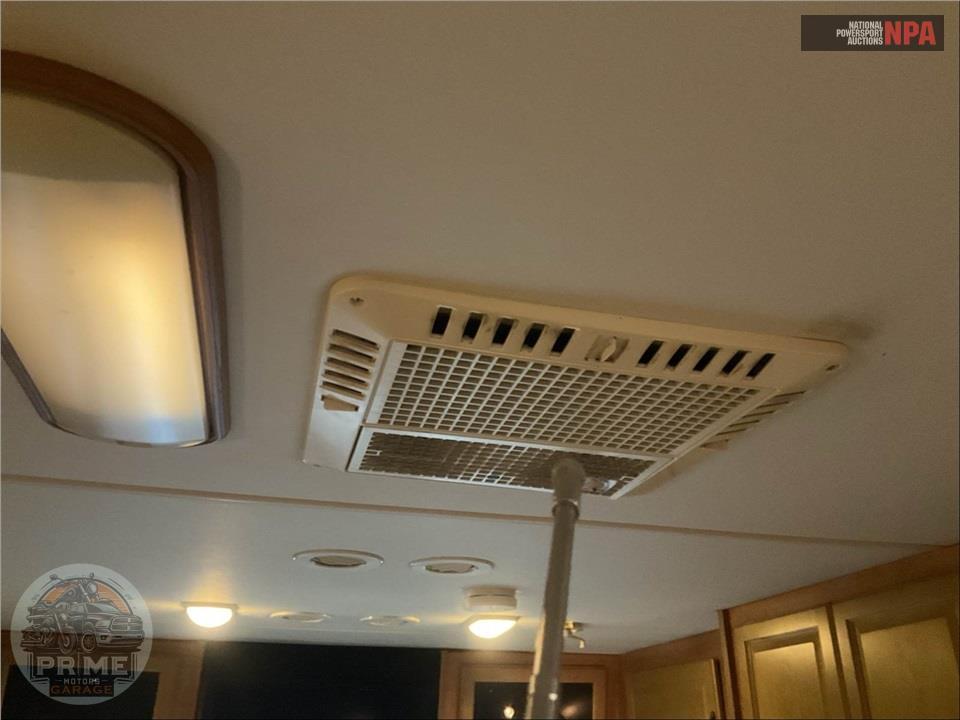 2009 Bounder M-35H FORD 362HP — фото 31