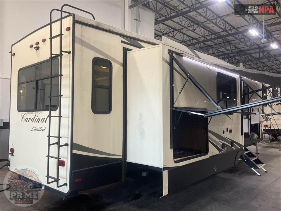 2021 Cardinal By Forest River M-377MBLE - LIMITED FIFTH WHEEL SERIES — фото 4