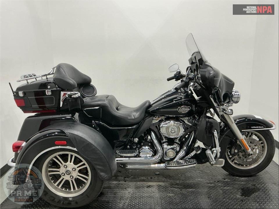 2012 Harley-Davidson FLHTCUTG TRIGLIDE UL CLSC — фото 1