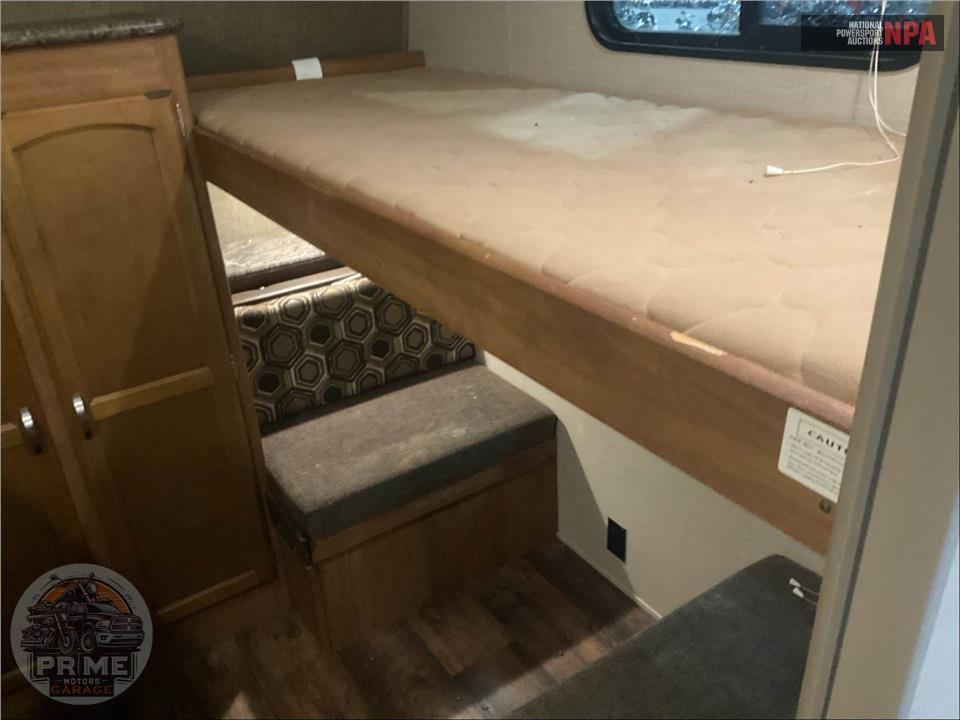 2017 Keystone Rv M-38 BH - SPRINGDALE SERIES — фото 14