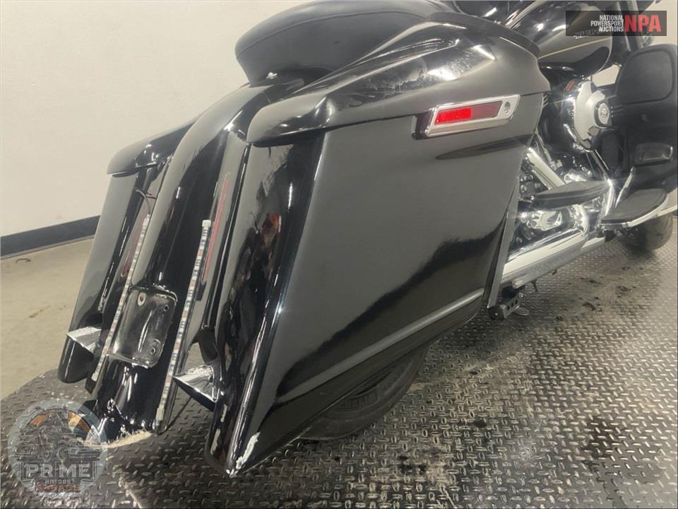 2016 Harley-Davidson FLHTK ELECTRA GLIDE ULTRA LIMITED — фото 26