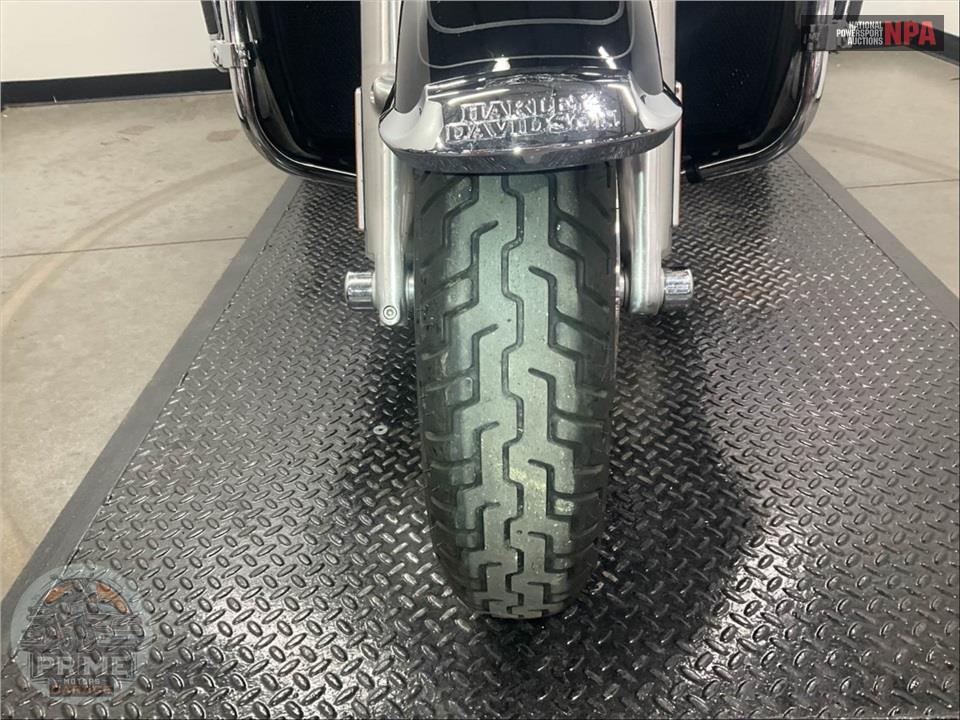 2024 Harley-Davidson FLHTCUTG TRI GLIDE ULTRA CLASSIC — фото 27