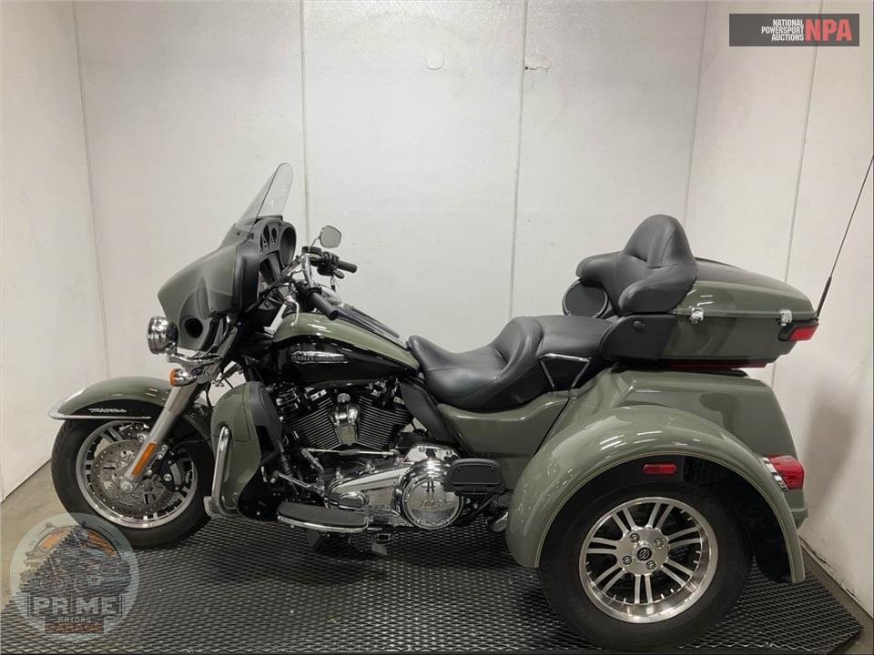 2021 Harley-Davidson FLHTCUTG TRI GLIDE ULTRA CLASSIC — фото 3