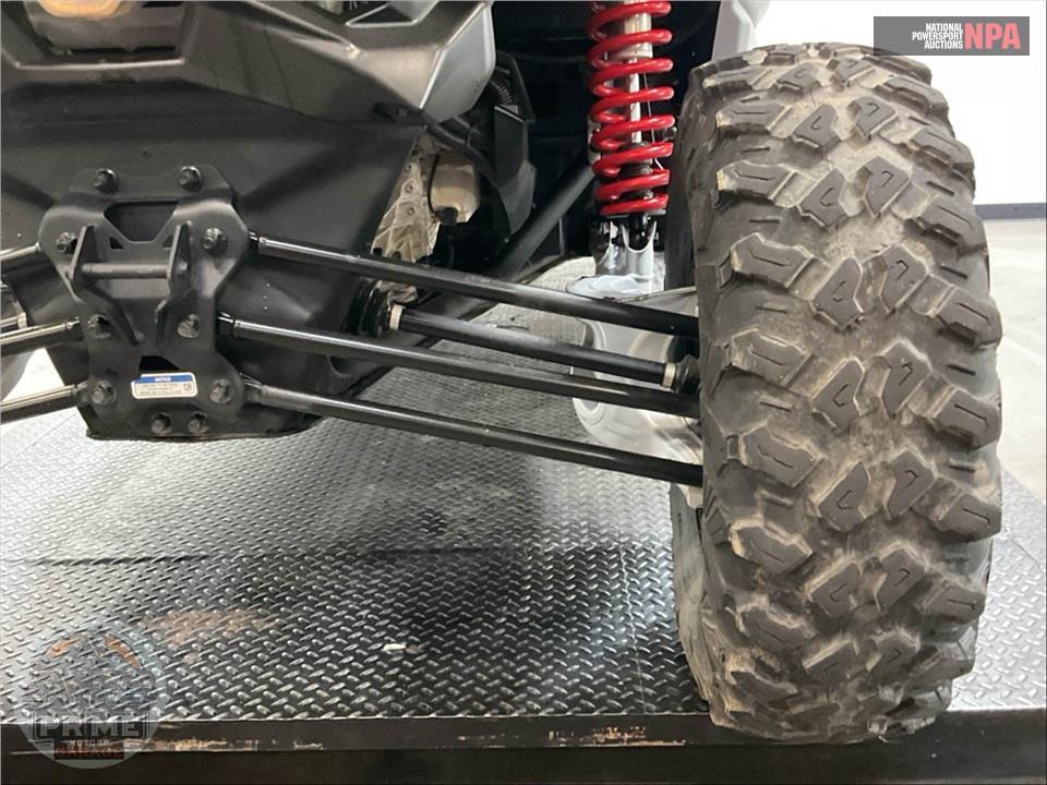 2025 Can-Am MAVERICK X3 MAX DS TURBO (RED & SILVER) — фото 23
