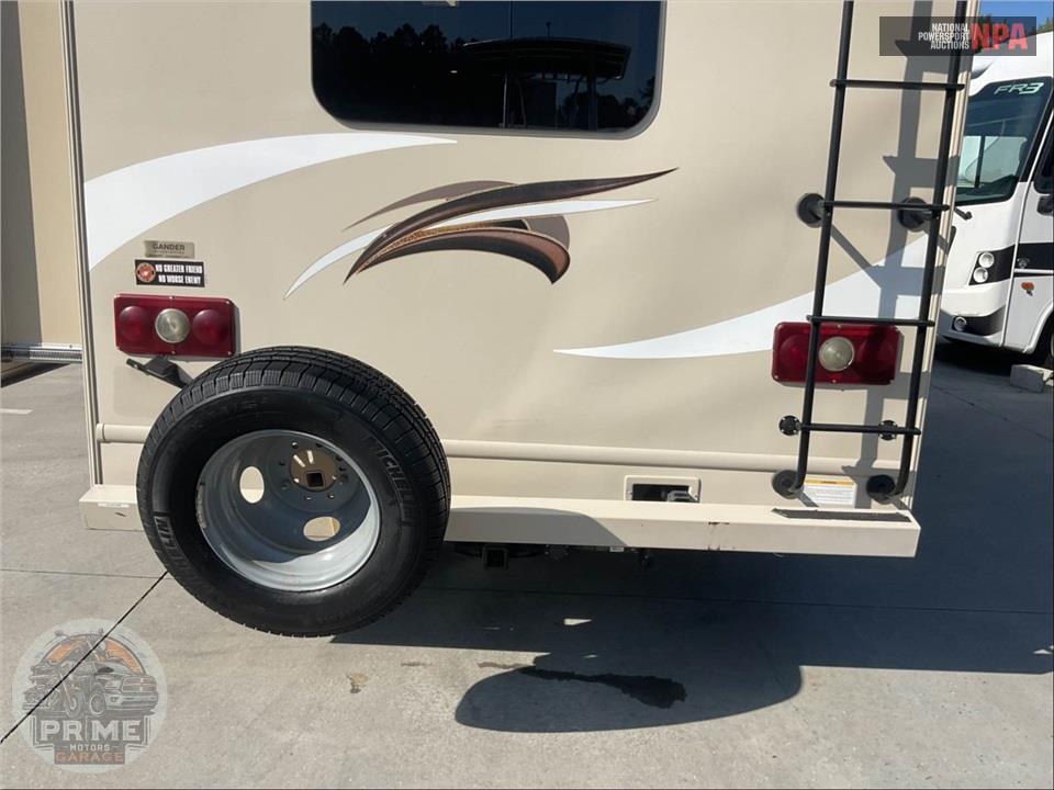 2018 Thor Motor Coach M-31E E450-V10 - FOUR WINDS SERIES — фото 99