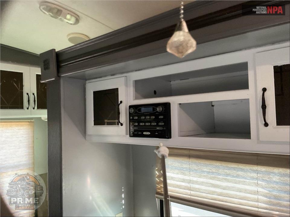 2012 Keystone Rv M-358 RLT - MONTANA MOUNTAINEER FIFTH WHEEL SERIES — фото 20