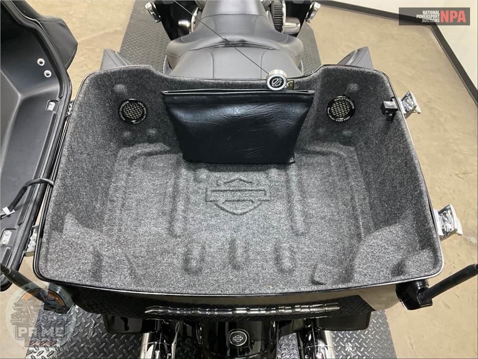 2011 Harley-Davidson FLTRU ROAD GLIDE ULTRA — фото 20