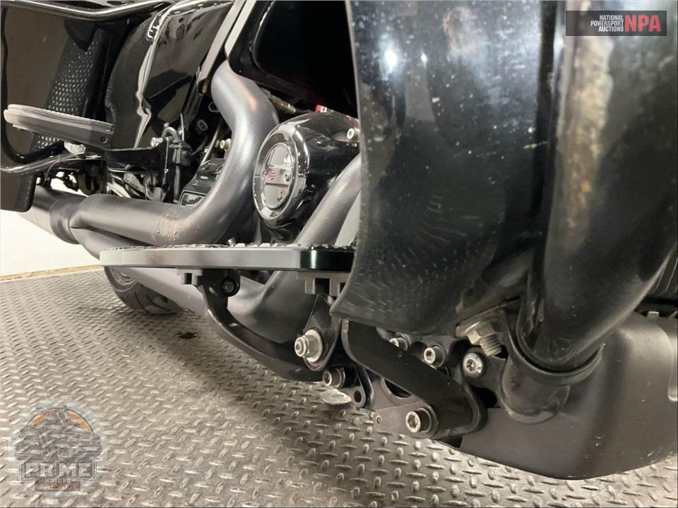 2023 Harley-Davidson FLTRK ROAD GLIDE LIMITED — фото 17