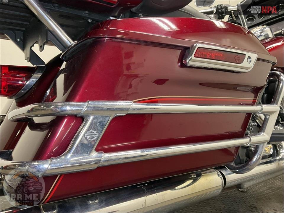 2016 Harley-Davidson FLHTCU ULTRA CLASSIC ELECTRA GLIDE — фото 26