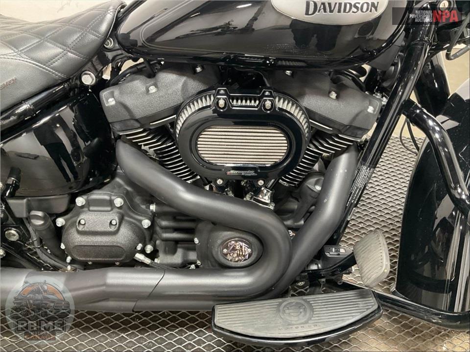2023 Harley-Davidson FLHCS HERITAGE CLASSIC 114 — фото 6