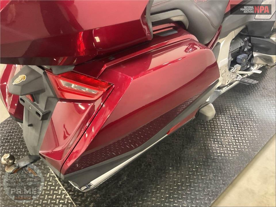 2018 Honda GL1800 GOLDWING TOUR (RED) — фото 27