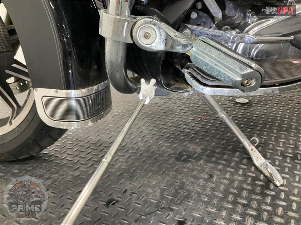 2019 Harley-Davidson FLHTCU ELECTRA GLIDE ULTRA CLASSIC — фото 17