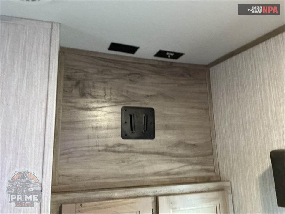 2020 Cherokee By Forest River M-311ML - ARCTIC WOLF FIFTH WHEEL SERIES — фото 21