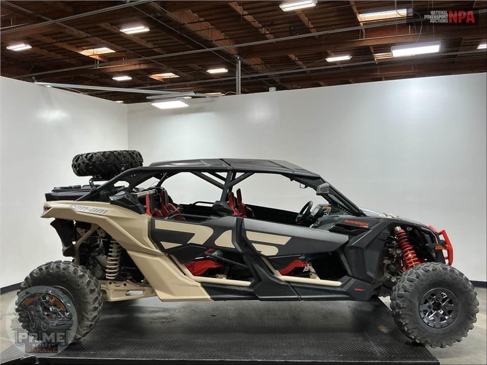 2023 Can-Am MAVERICK X3 MAX X DS TURBO RR 64 (TAN/BLACK) — фото 1