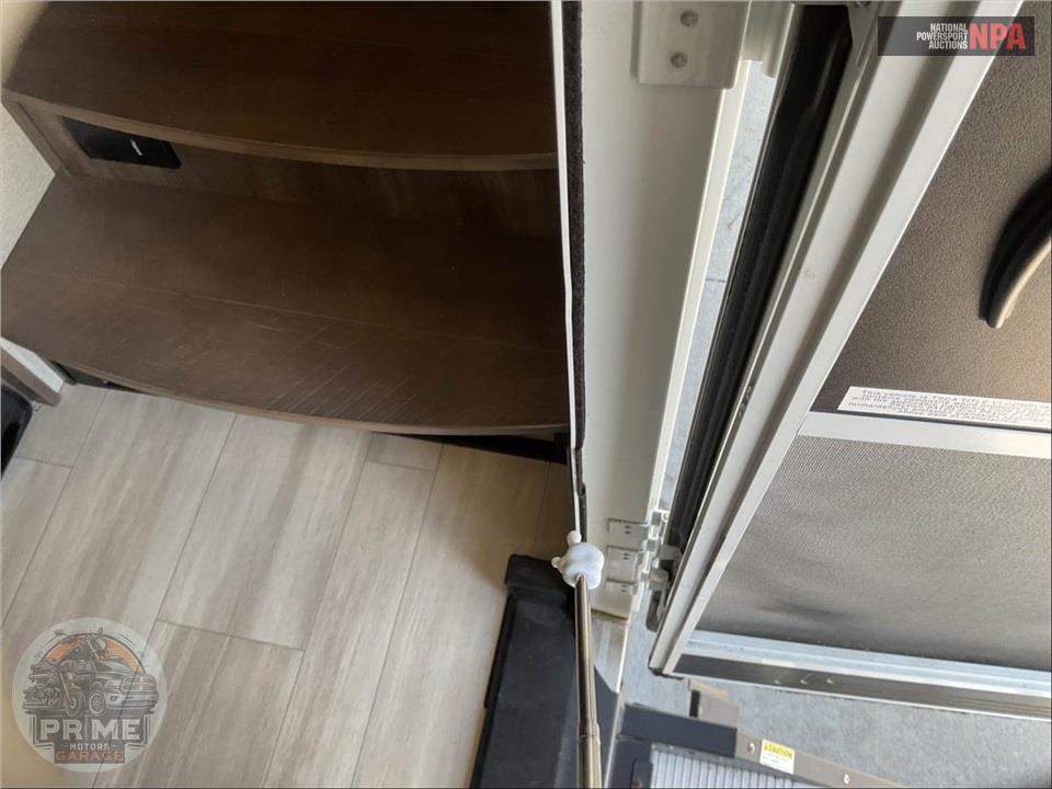 2022 Grand Design Recreational Vehicles M-380FL - SOLITUDE FIFTH WHEEL SERIES — фото 29
