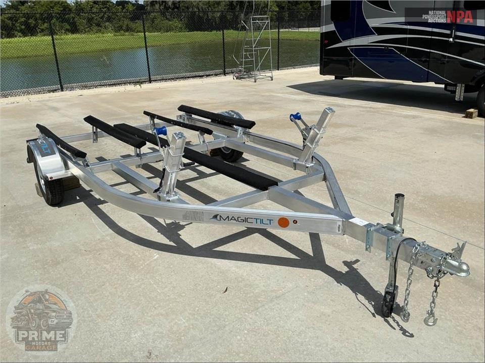 2023 MAGIC TILT TRAILERS DWC2500CL B13C