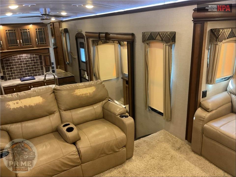 2017 Keystone Rv M-3791 RD - MONTANA FIFTH WHEEL SERIES — фото 8